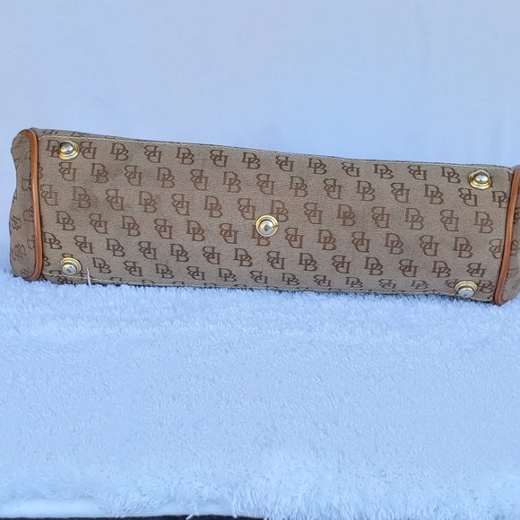 Dooney & Bourke Signature Satchel Ba - Picture 3 of 9